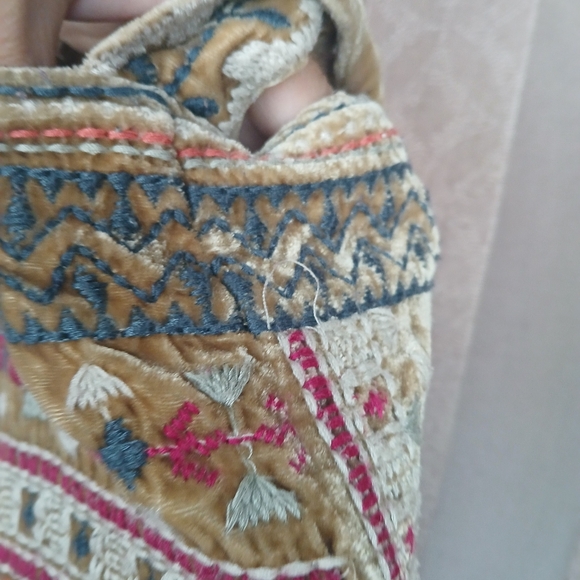 💎 Johnny Was Women's Bag Boho Embroidered Tote Bag in Red, Green & Cream - Picture 10 of 14